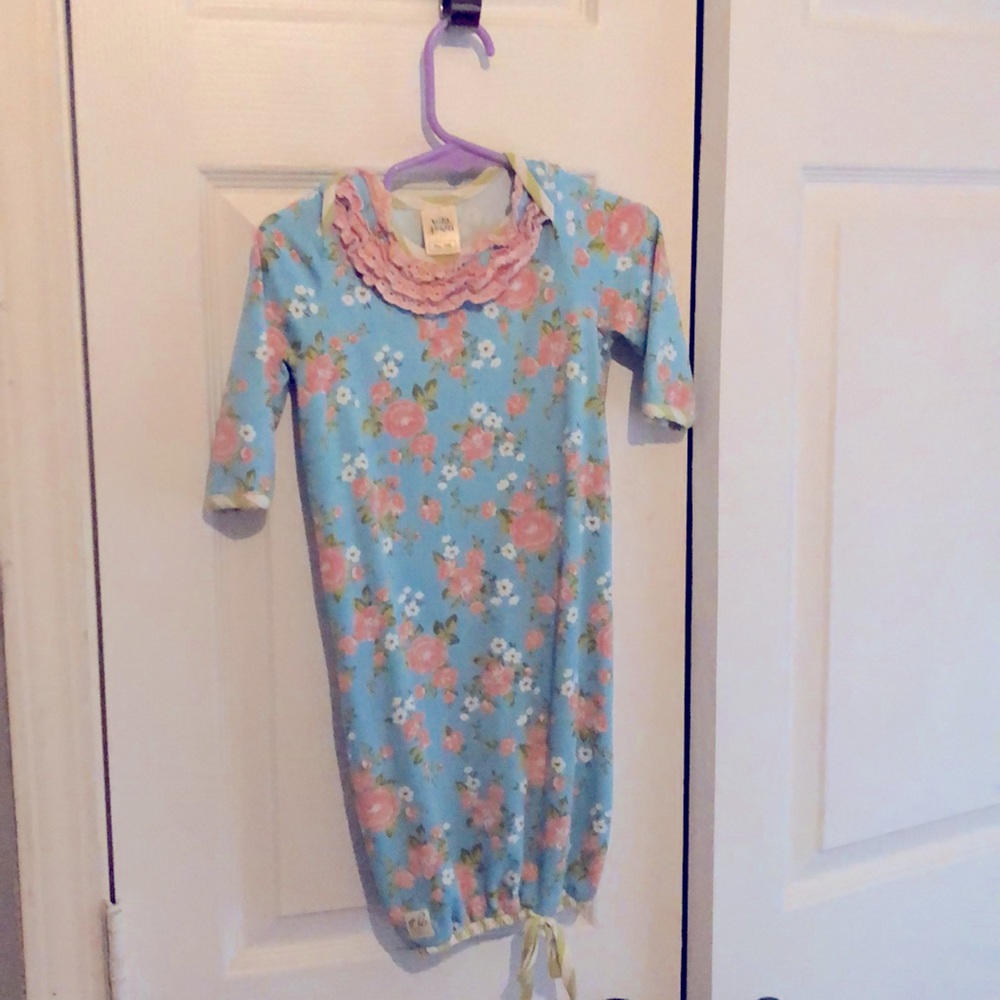 Wild flowers newborn gown